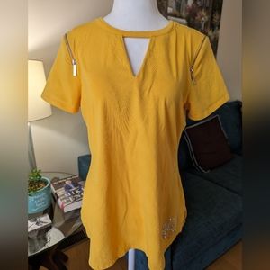 MICHAEL KORS MED SHORT SLEEVE GOLD TOP SILVER ZIPPERED SHOULDER RHINESTO…